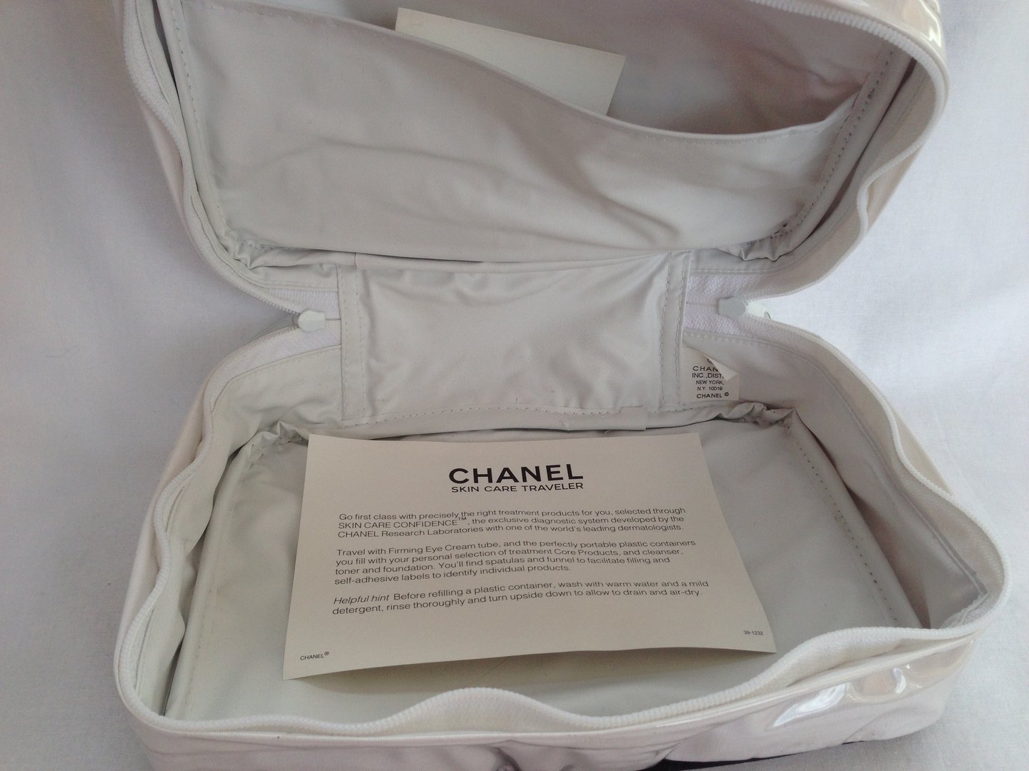 overtuigen George Stevenson Aubergine RESERVED**Chanel Vintage toilettas, make up bag - www.chanelvintage.net